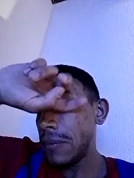 Snapshot of Mineirinho043 chatting on March 6, 2025, 4:08 am Mineirinho043 online show from March 6, 2025, 4:08 am