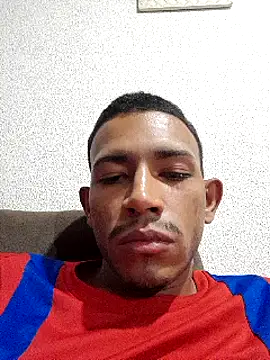 Snapshot of Mineirinho043 chatting on March 3, 2025, 1:38 am Mineirinho043 online show from March 3, 2025, 1:38 am