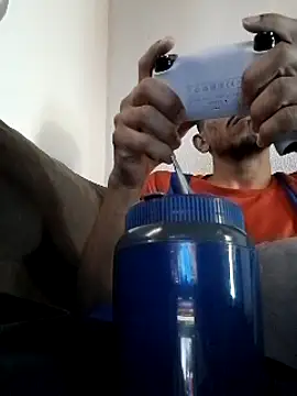 Snapshot of Mineirinho043 chatting on March 21, 2025, 1:45 pm Mineirinho043 online show from March 21, 2025, 1:45 pm