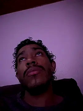 Snapshot of Mineirinho043 chatting on September 24, 2025, 9:21 pm Mineirinho043 online show from September 24, 2025, 9:21 pm