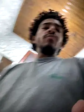 Snapshot of Mineirinho043 chatting on October 10, 2025, 11:44 am Mineirinho043 online show from October 10, 2025, 11:44 am