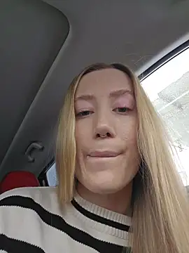 Snapshot of Pussy_Drive03 chatting on December 20, 2025, 5:21 am Pussy Drive03 online show from December 20, 2025, 5:21 am