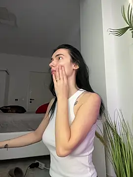 Celine Roxelle online show from January 13, 2026, 12:53 pm