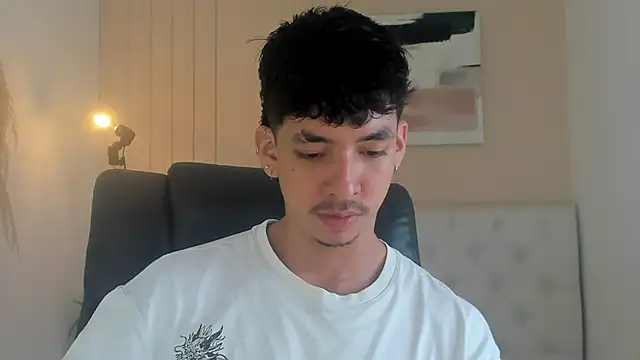 ISAAC CRYSTON online show from November 7, 2025, 8:35 pm