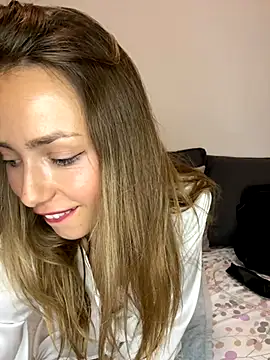 Hilary 283 online show from September 26, 2025, 6:04 pm