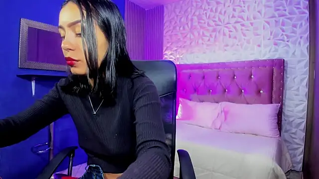 julieta fn online show from June 3, 2026, 2:33 pm