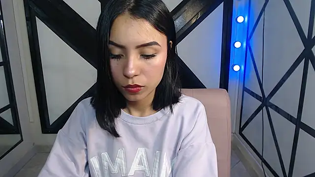 Snapshot of julieta_fn chatting on February 4, 2026, 2:56 pm julieta fn online show from February 4, 2026, 2:56 pm