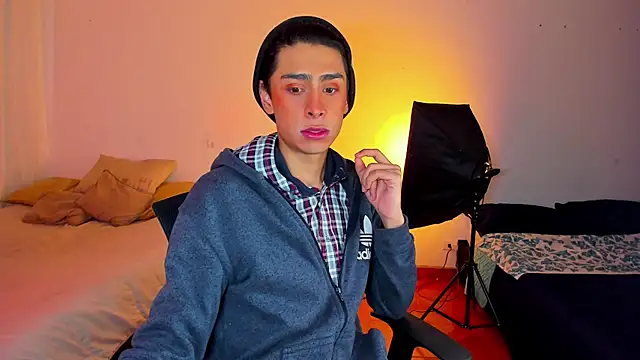 Snapshot of steve__gray chatting on March 6, 2025, 6:48 pm steve gray online show from March 6, 2025, 6:48 pm