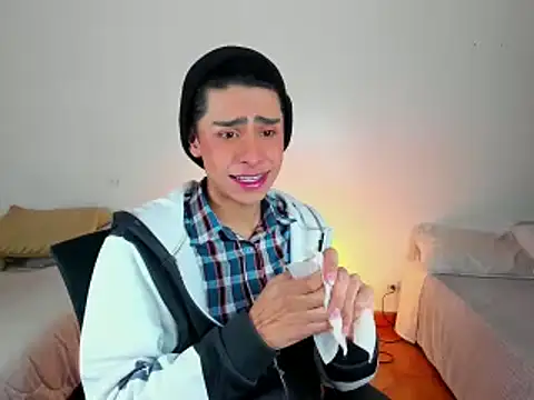 Snapshot of steve__gray chatting on February 19, 2025, 3:27 pm steve gray online show from February 19, 2025, 3:27 pm