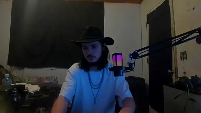 nuttyking2022 online show from February 5, 2025, 6:02 am