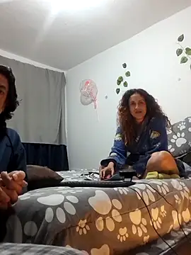 Snapshot of jeans_and_emma chatting on November 24, 2025, 10:59 am jeans and emma online show from November 24, 2025, 10:59 am