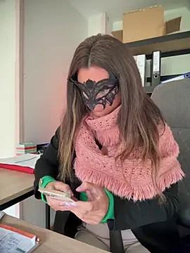 Loveblackzilla online show from February 4, 2026, 12:44 pm