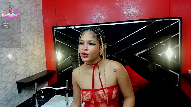 Snapshot of IVISBOUNCYASS chatting on December 14, 2025, 1:06 pm IVISBOUNCYASS online show from December 14, 2025, 1:06 pm