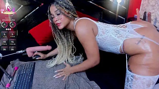 Snapshot of IVISBOUNCYASS chatting on December 5, 2025, 12:48 pm IVISBOUNCYASS online show from December 5, 2025, 12:48 pm