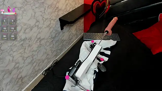 Snapshot of IVISBOUNCYASS chatting on September 16, 2025, 12:28 pm IVISBOUNCYASS online show from September 16, 2025, 12:28 pm