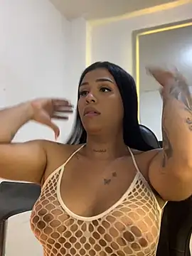 tinalove7 online show from April 11, 2026, 10:46 pm