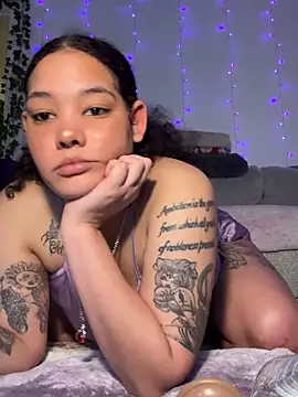 Snapshot of tastylolaaa chatting on February 25, 2026, 1:17 am tastylolaaa online show from February 25, 2026, 1:17 am