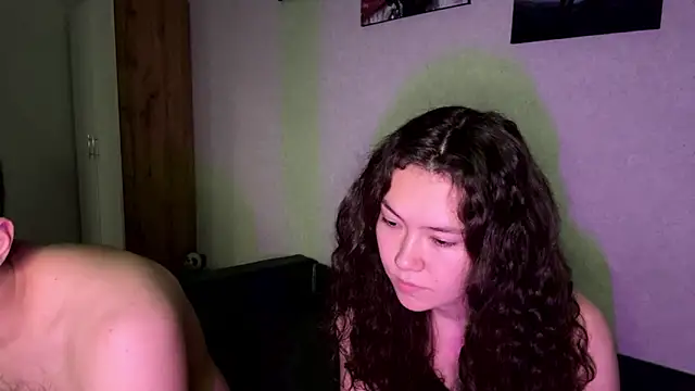 Snapshot of Tw1nFlame chatting on November 2, 2025, 4:56 pm Tw1nFlame online show from November 2, 2025, 4:56 pm