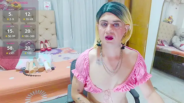 Dolldirtyxxx online show from October 23, 2025, 8:40 pm