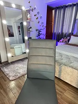 Madissonlove 1 online show from November 12, 2025, 11:25 am