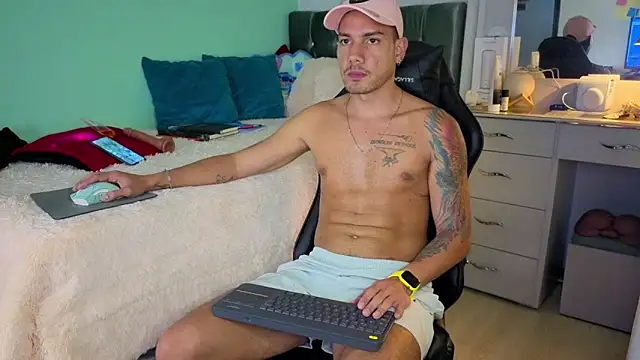 Snapshot of Chrissken chatting on October 25, 2025, 11:27 pm Chrissken online show from October 25, 2025, 11:27 pm