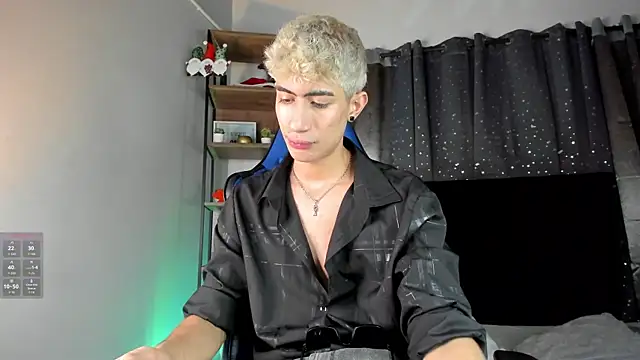 NovaaWheler online show from December 22, 2025, 8:31 pm