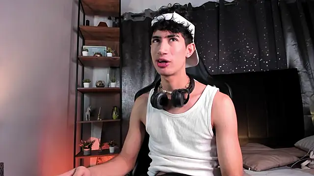 Snapshot of NovaaWheler chatting on November 24, 2025, 7:14 pm NovaaWheler online show from November 24, 2025, 7:14 pm