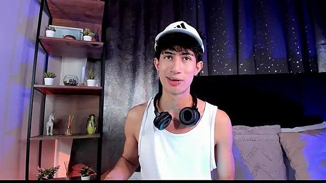 Snapshot of NovaaWheler chatting on November 27, 2025, 9:15 pm NovaaWheler online show from November 27, 2025, 9:15 pm