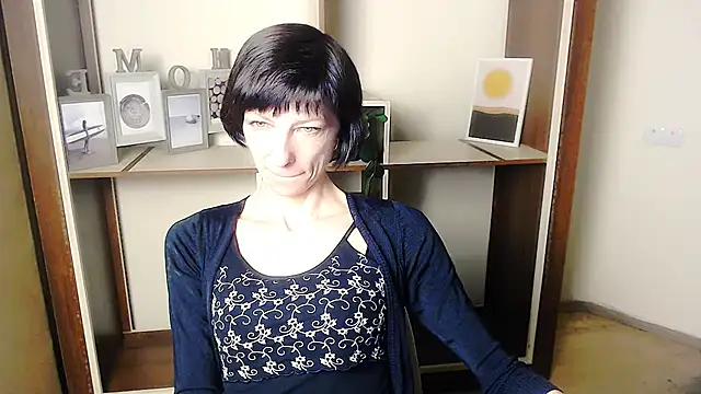 Snapshot of _AngeliaFlow_ chatting on September 16, 2025, 6:58 am AngeliaFlow online show from September 16, 2025, 6:58 am