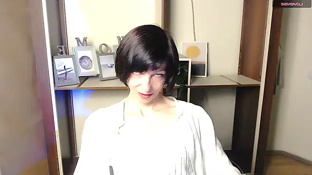 Snapshot of _AngeliaFlow_ chatting on October 21, 2025, 7:52 am AngeliaFlow online show from October 21, 2025, 7:52 am