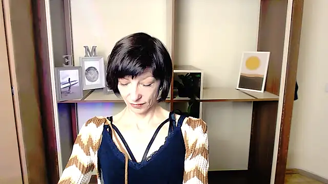 Snapshot of _AngeliaFlow_ chatting on October 4, 2025, 6:59 am AngeliaFlow online show from October 4, 2025, 6:59 am