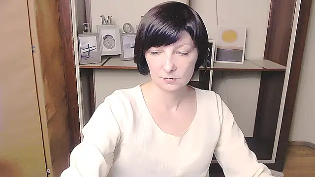  AngeliaFlow  online show from April 18, 2026, 8:38 am