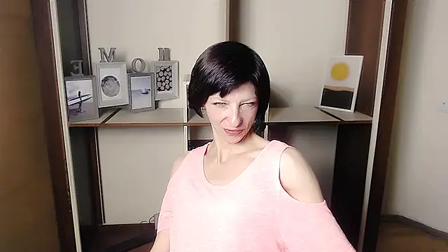 Snapshot of _AngeliaFlow_ chatting on September 11, 2025, 6:46 am AngeliaFlow online show from September 11, 2025, 6:46 am