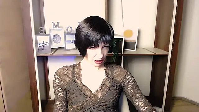 Snapshot of _AngeliaFlow_ chatting on November 29, 2025, 8:14 am AngeliaFlow online show from November 29, 2025, 8:14 am