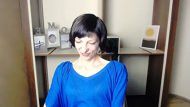 Snapshot of _AngeliaFlow_ chatting on September 20, 2025, 7:13 am AngeliaFlow online show from September 20, 2025, 7:13 am