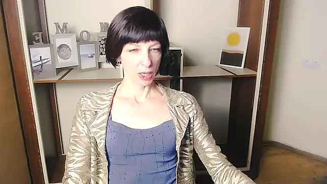 Snapshot of _AngeliaFlow_ chatting on September 17, 2025, 6:15 am AngeliaFlow online show from September 17, 2025, 6:15 am