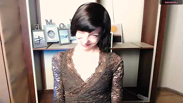 Snapshot of _AngeliaFlow_ chatting on October 27, 2025, 7:53 am AngeliaFlow online show from October 27, 2025, 7:53 am