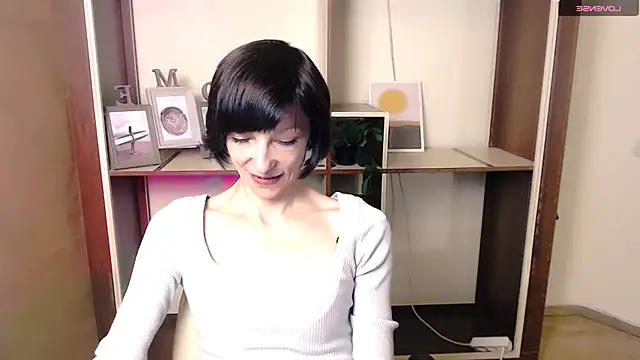 Snapshot of _AngeliaFlow_ chatting on October 24, 2025, 7:07 am AngeliaFlow online show from October 24, 2025, 7:07 am