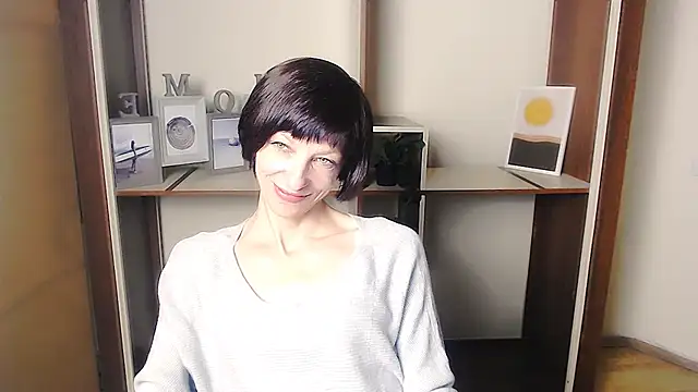 Snapshot of _AngeliaFlow_ chatting on September 12, 2025, 6:02 am AngeliaFlow online show from September 12, 2025, 6:02 am