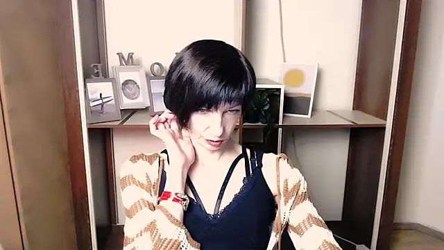 Snapshot of _AngeliaFlow_ chatting on November 26, 2025, 12:38 pm AngeliaFlow online show from November 26, 2025, 12:38 pm