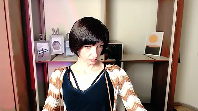 Snapshot of _AngeliaFlow_ chatting on October 3, 2025, 6:48 am AngeliaFlow online show from October 3, 2025, 6:48 am