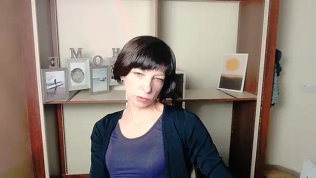 Snapshot of _AngeliaFlow_ chatting on September 27, 2025, 6:30 am AngeliaFlow online show from September 27, 2025, 6:30 am