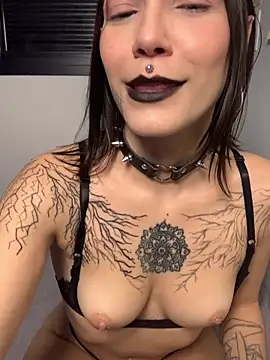 Snapshot of nickelfie chatting on May 30, 2026, 1:50 pm nickelfie online show from May 30, 2026, 1:50 pm