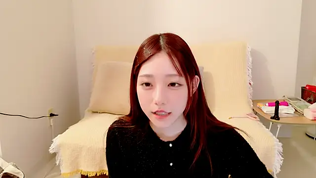 Snapshot of -ai-tan- chatting on February 21, 2025, 9:45 am -ai-tan- online show from February 21, 2025, 9:45 am