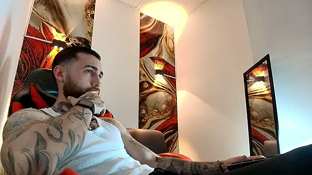 Luke davis01 online show from April 10, 2026, 1:07 pm