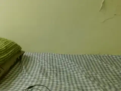 Snapshot of SweetLeona chatting on March 19, 2025, 6:23 pm SweetLeona online show from March 19, 2025, 6:23 pm