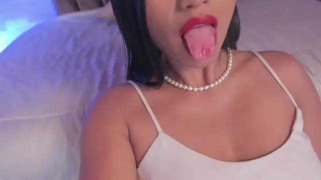 Piia Angeel1 online show from February 27, 2025, 4:10 pm