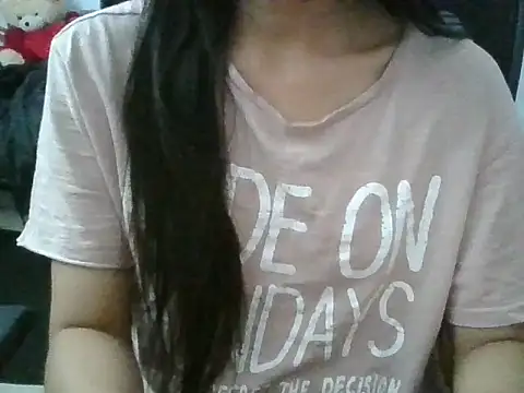 Snapshot of laila_10 chatting on March 27, 2026, 8:37 am laila 10 online show from March 27, 2026, 8:37 am