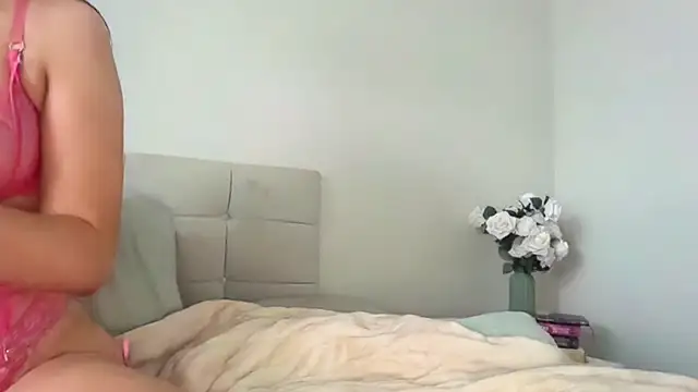 Snapshot of skyejde chatting on November 24, 2025, 3:23 pm skyejde online show from November 24, 2025, 3:23 pm