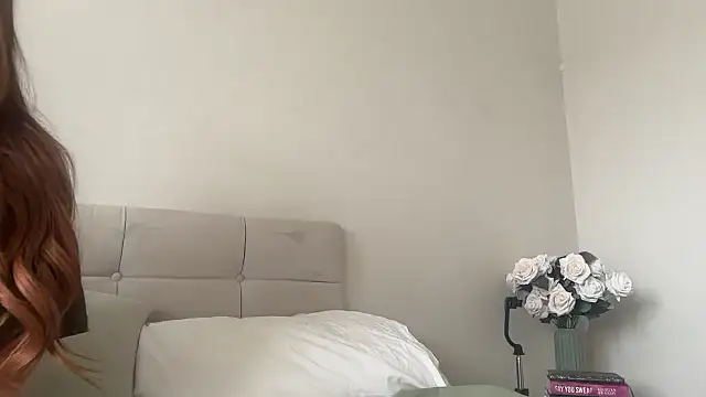 Snapshot of skyejde chatting on November 3, 2025, 12:31 pm skyejde online show from November 3, 2025, 12:31 pm